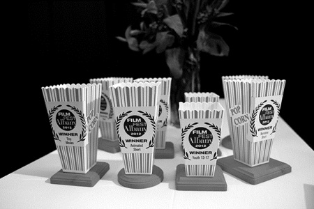 Popcorn Trophies photo Emilie Raguso